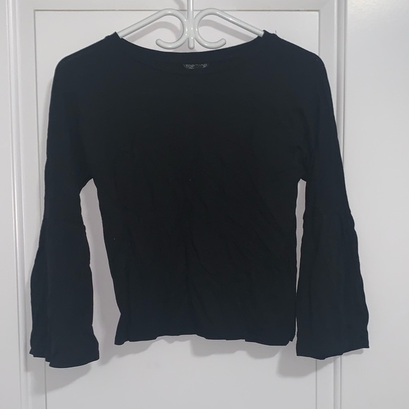 Black Crop Top w Bell Sleeves - Picture 2 of 5